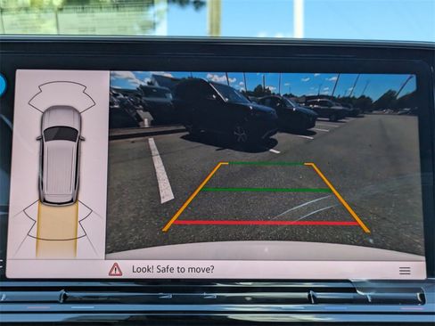 New 2026 Volkswagen Atlas SE image 19