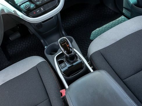 Used 2020 Chevrolet Bolt LT FWD image 16
