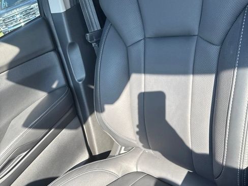 Used 2023 Subaru Ascent Limited AWD/4WD image 13
