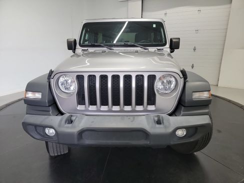 Used 2018 Jeep Wrangler Unlimited Sport S AWD/4WD image 2