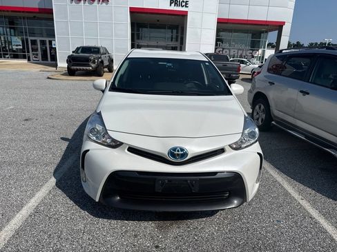 Used 2015 Toyota Prius V Four FWD image 3