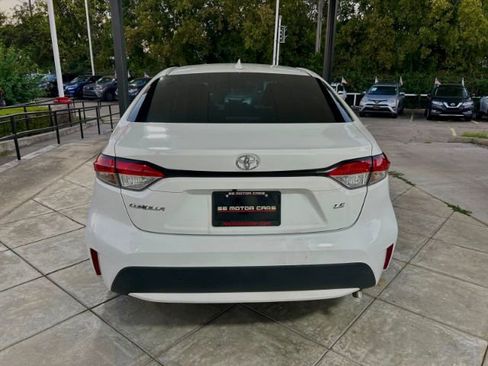 Used 2021 Toyota Corolla LE image 3