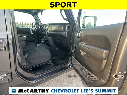 Used 2021 Jeep Gladiator Sport image 42