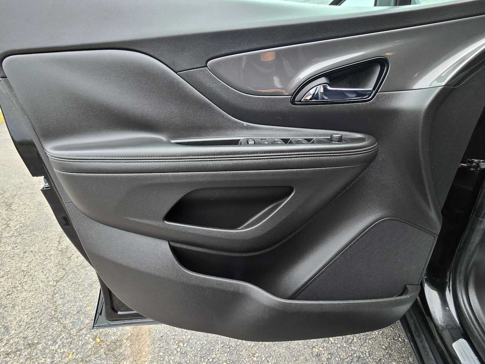 Used 2018 Buick Encore Preferred w/ Experience Buick Package FWD image 16