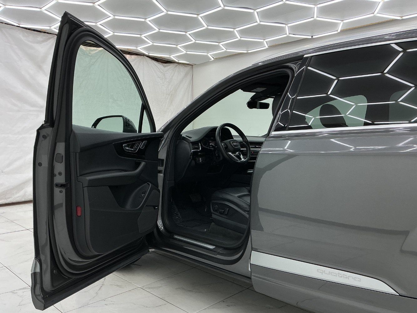 Used 2018 Audi Q7 3.0T Premium Plus w/ Premium Plus Package AWD/4WD image 16