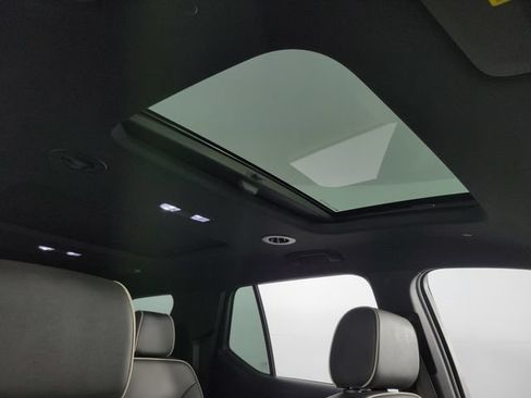 Used 2023 Chevrolet Traverse Premier w/ Redline Edition AWD/4WD image 18