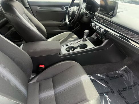 Used 2025 Honda Civic Sport image 31