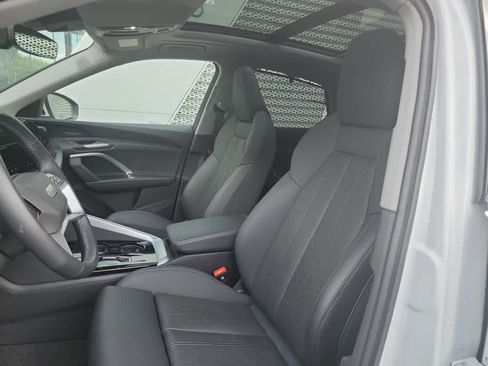 Used 2025 Audi Q5 Premium Plus w/ Premium Plus AWD/4WD image 3
