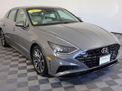 Used 2022 Hyundai Sonata Limited w/ Preferred Accessory Package