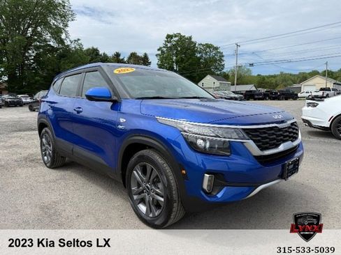 Used 2023 Kia Seltos LX AWD/4WD image 7