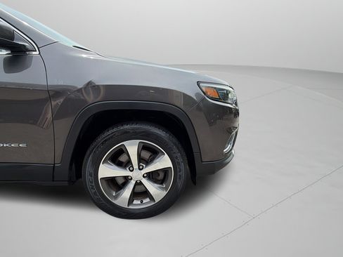 Used 2019 Jeep Cherokee Limited AWD/4WD image 31