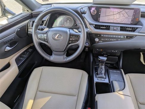 Used 2021 Lexus ES 300h w/ Premium Package image 15