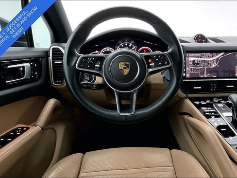Used 2022 Porsche Cayenne AWD/4WD image 6