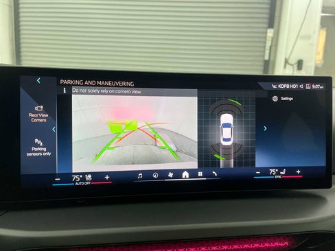 Used 2025 BMW 230i xDrive Coupe w/ Premium Package image 24