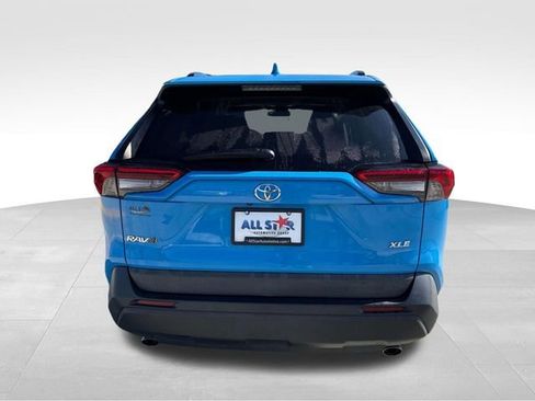 Used 2020 Toyota RAV4 XLE Premium image 6