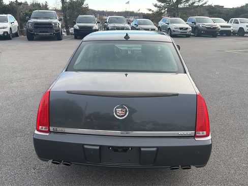 Used 2010 Cadillac DTS Premium image 29