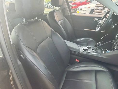 Used 2018 Alfa Romeo Giulia RWD image 10