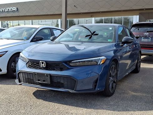 Used 2025 Honda Civic Sport Touring image 1