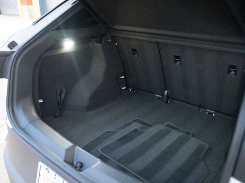 Used 2022 Volkswagen ID.4 Pro image 17