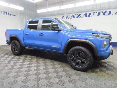 Used 2025 GMC Canyon Elevation