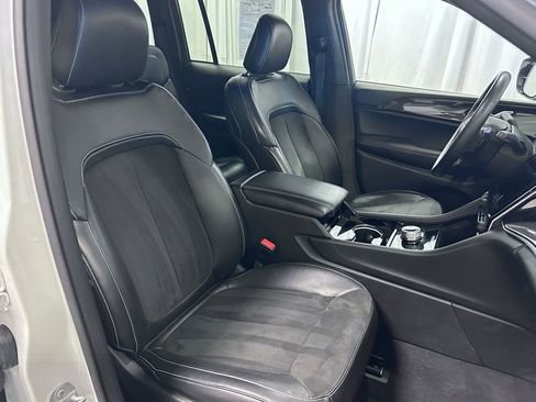 Used 2022 Jeep Grand Cherokee Altitude image 19