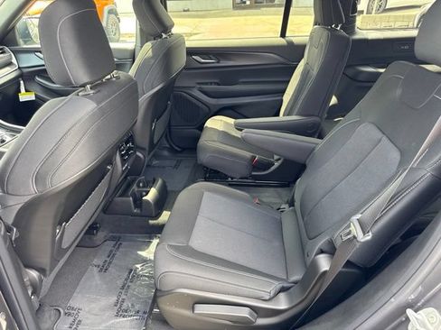 New 2026 Jeep Grand Cherokee L 4WD image 18