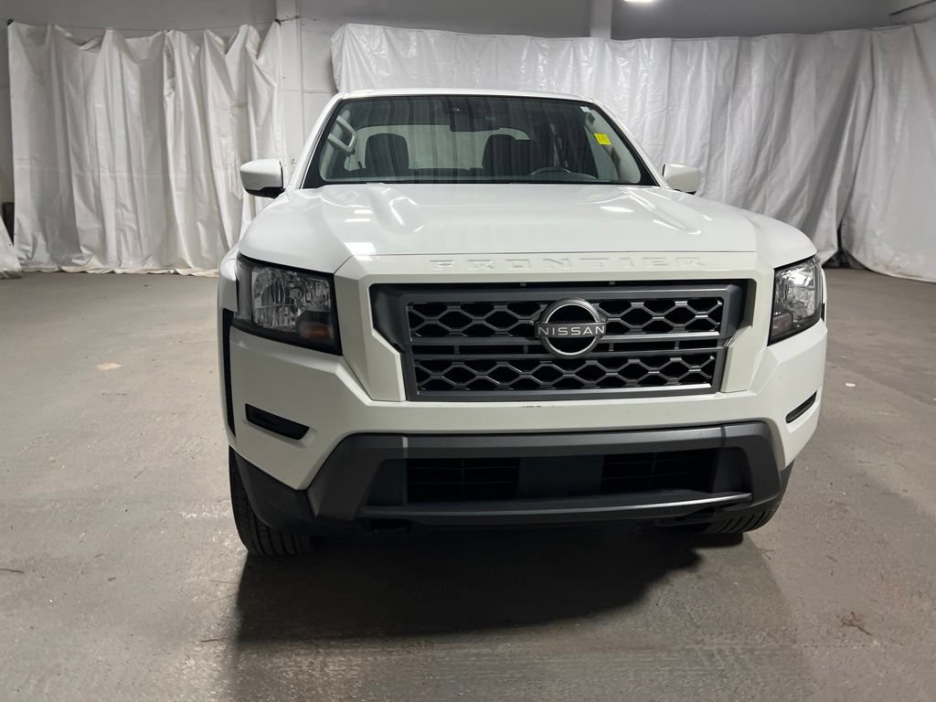Used 2023 Nissan Frontier SV w/ Tow Package AWD/4WD image 2