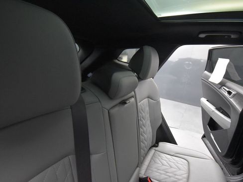 Used 2023 Kia Sportage X-Line w/ X-Line Premium Package image 19