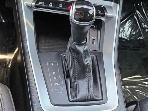 Used 2020 Audi Q3 2.0T Premium w/ Convenience Package AWD/4WD image 13