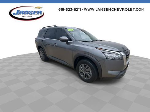 Used 2024 Nissan Pathfinder SV FWD image 2