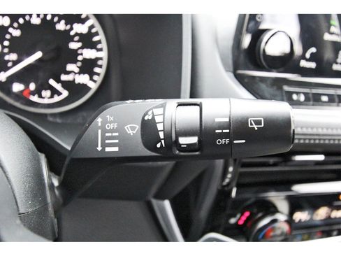 Used 2021 Nissan Rogue SL w/ Premium Package image 13