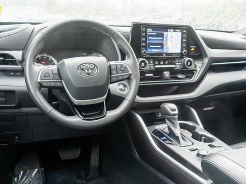 Used 2022 Toyota Highlander XSE w/ Protection Package #3 (TMS) AWD/4WD image 14