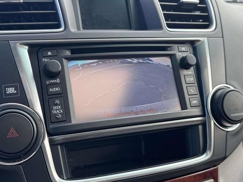 Used 2013 Toyota Highlander Limited AWD/4WD image 15