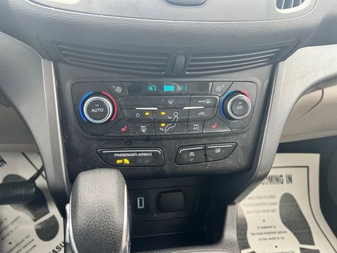 Used 2018 Ford Escape SE image 19