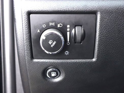 Used 2020 Jeep Grand Cherokee Limited w/ Luxury Group II image 10