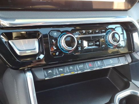 Used 2026 GMC Sierra 1500 Denali AWD/4WD image 22