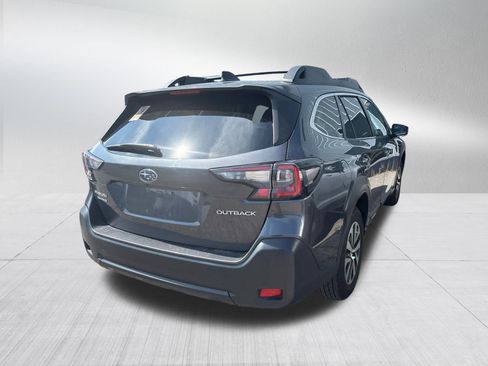 Used 2023 Subaru Outback Premium AWD/4WD image 12