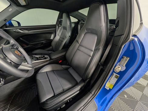 Certified 2025 Porsche 911 Carrera RWD image 5