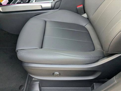 New 2026 Mercedes-Benz GLB 250 image 4