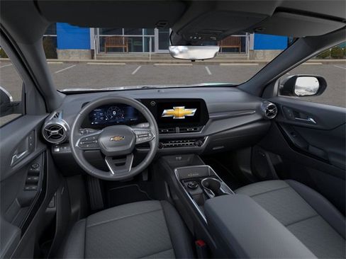 New 2026 Chevrolet Equinox LT w/ Convenience Package II image 15