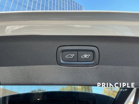 Certified 2021 Volvo XC90 T5 Momentum w/ Protection Package Premier image 32