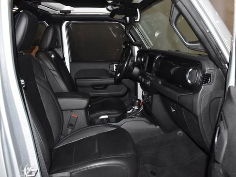 Used 2022 Jeep Wrangler Unlimited Sahara image 30