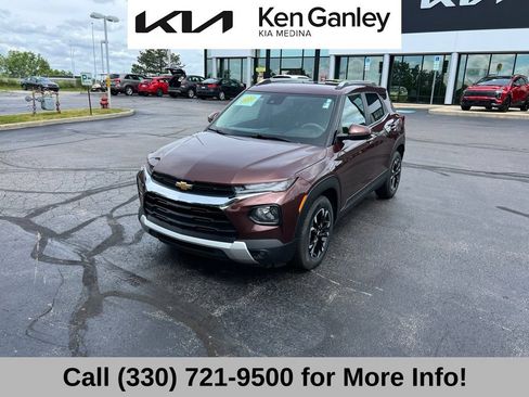 Used 2022 Chevrolet TrailBlazer LT FWD image 2