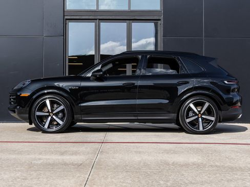 New 2026 Porsche Cayenne E-Hybrid image 2