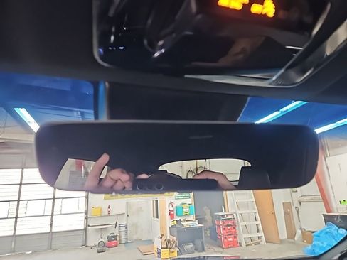 Used 2024 Toyota Venza XLE image 19