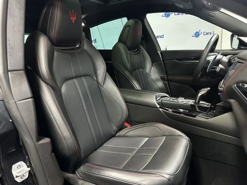 Used 2024 Maserati Levante GT Ultima image 25