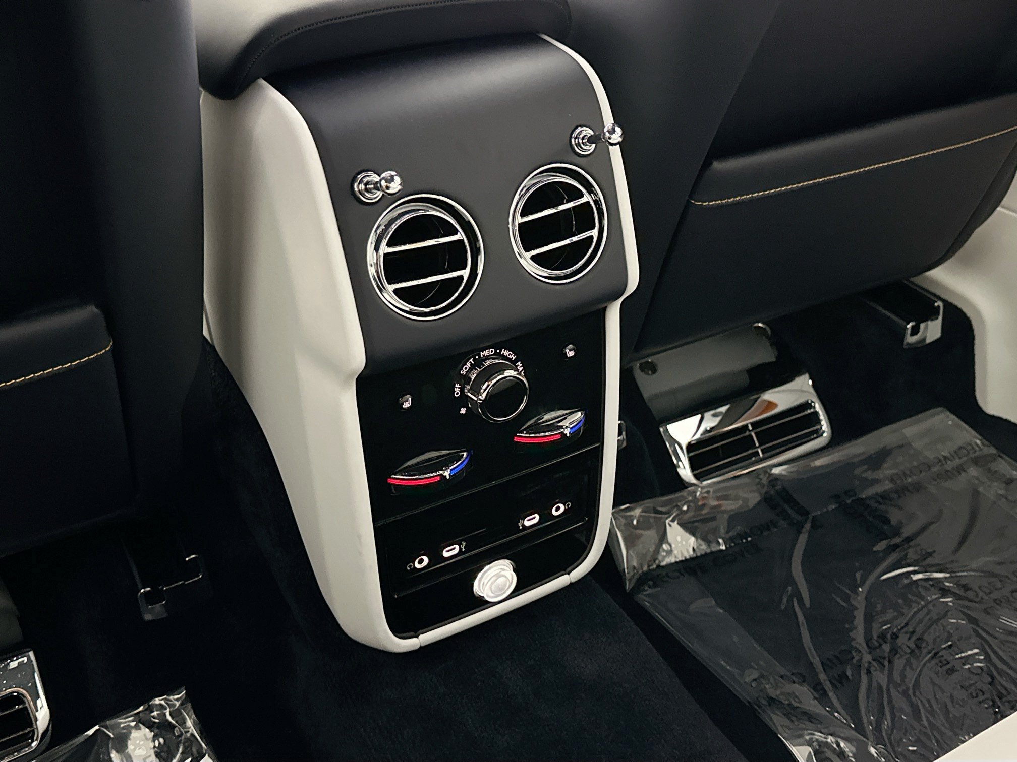 New 2027 Rolls-Royce Cullinan AWD/4WD image 25