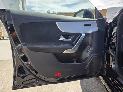 Used 2022 Mercedes-Benz CLA 250 image 11