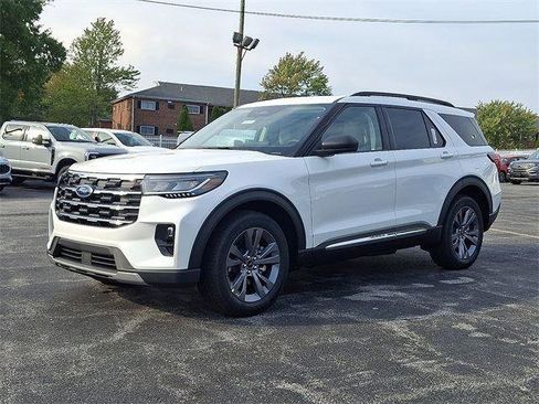 New 2025 Ford Explorer Active w/ Active Comfort Package image 2