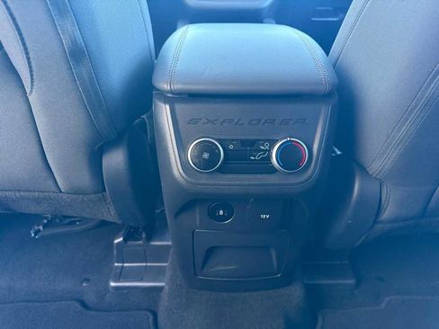 Used 2025 Ford Explorer Active image 15
